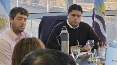Vidal anunció la habilitación de una zona secundaria aduanera para la operación de buques fresqueros en Deseado